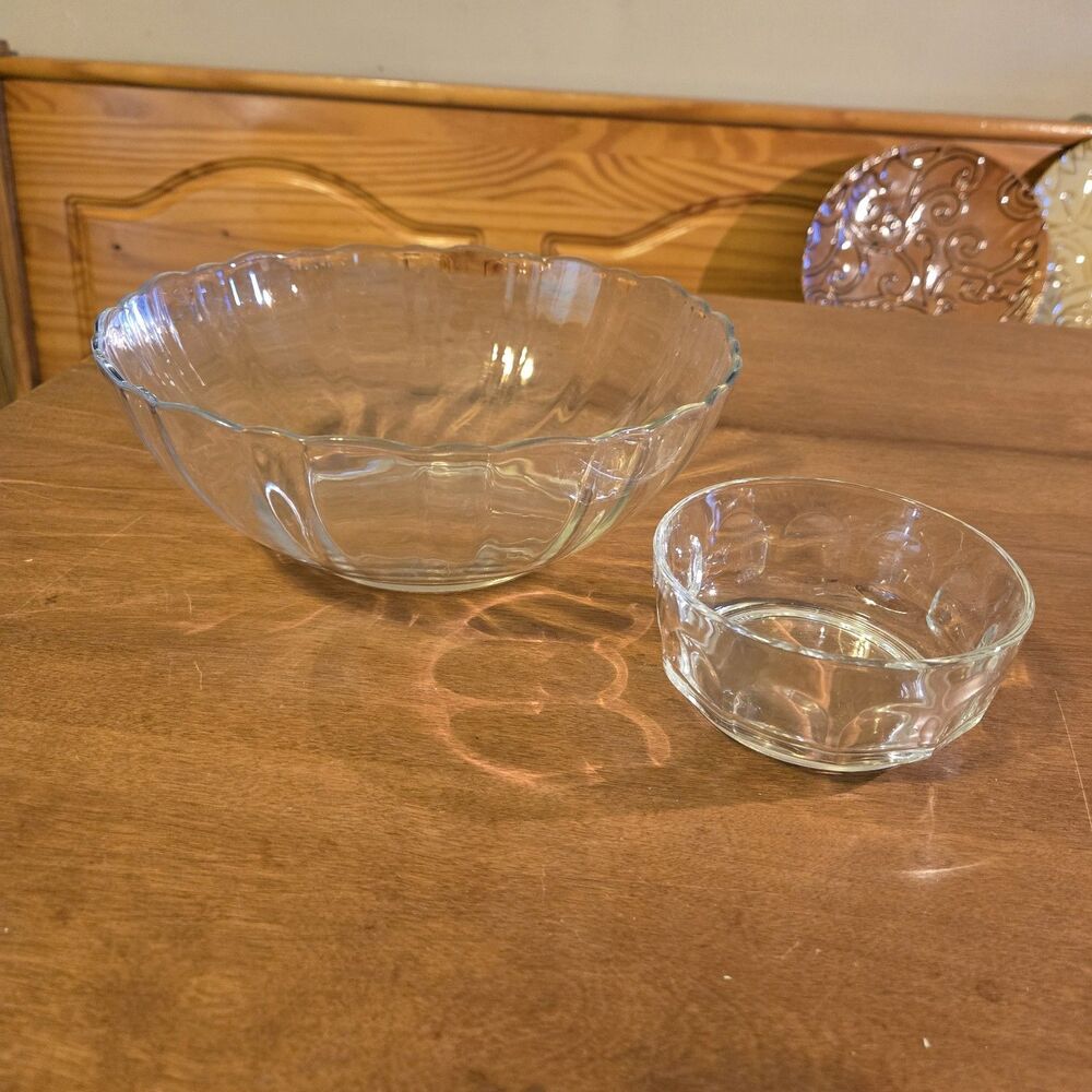 (2) Vintage Arcoroc Clear Glass Bowls 4" 9” Scalloped Thumbprint Serving Bowls